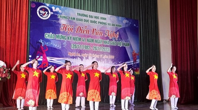  Trung tâm GD QP&AN tổ chức thành công Hội diễn văn nghệ chào mừng 41 năm ngày Nhà giáo Việt Nam 20 - 11